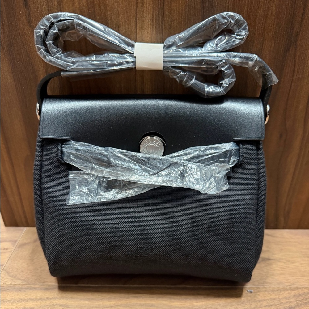 Nwt elegant canvas Black Women's Bag
